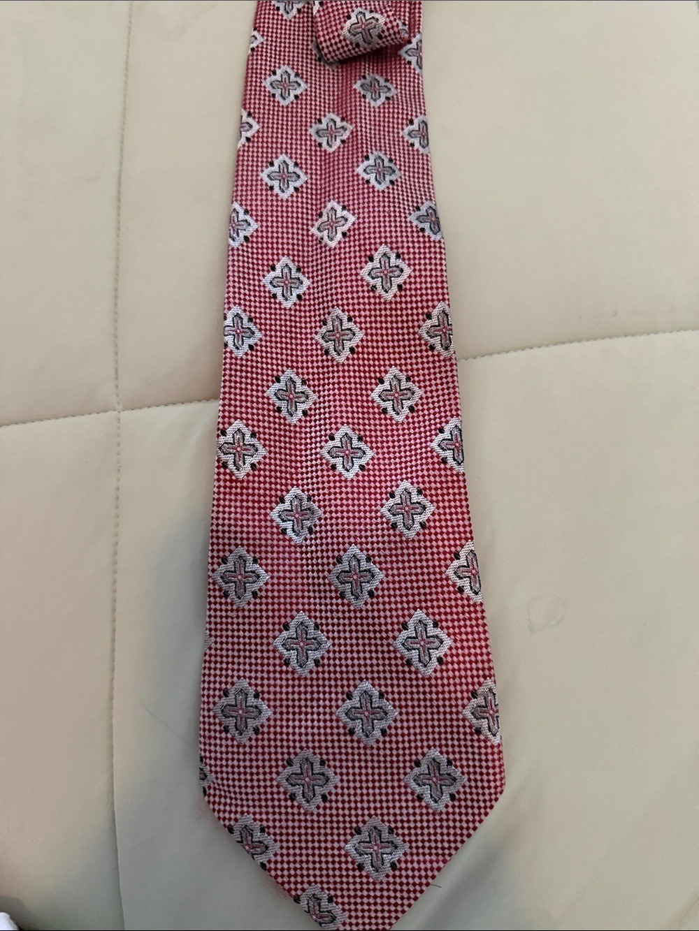 Giant Panda 100% Silk Men’s Necktie Red Geometric Pattern Dress Tie